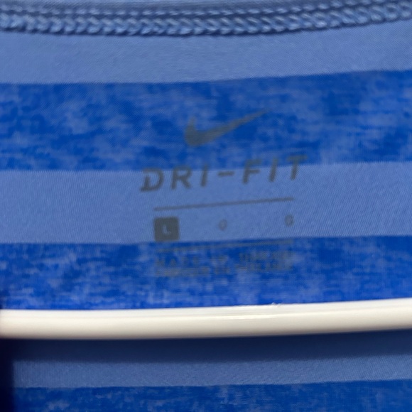 Nike Razor-back tank. - Picture 2 of 3